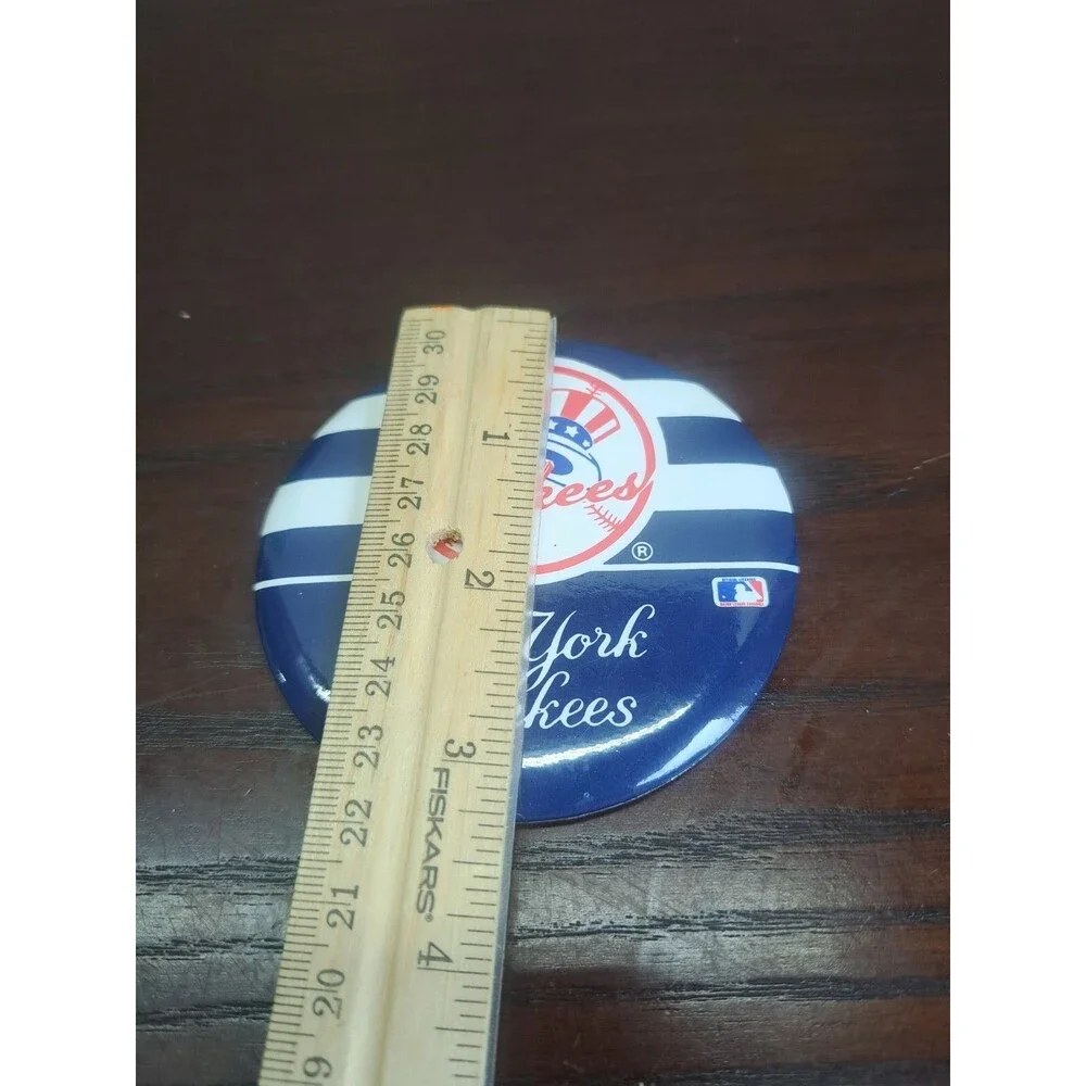 Vintage Metal New York Yankees Pin